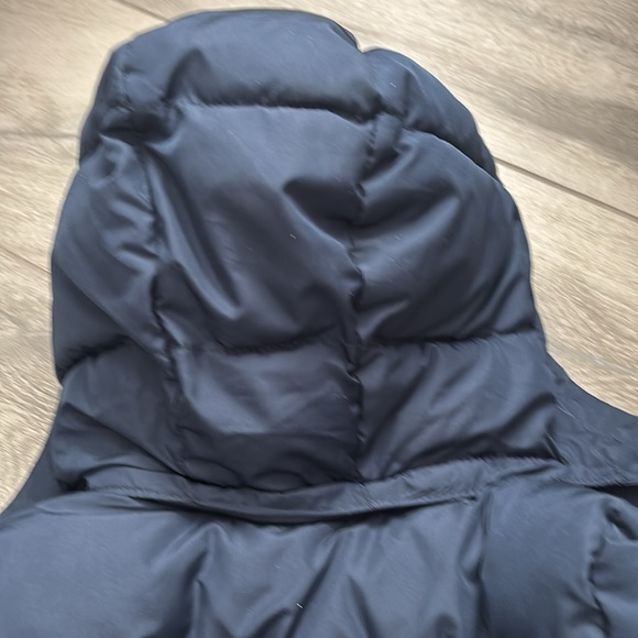 Like brand new Baby Size 4 Gap NAVY winter jacket w hood that can unzip. - Picture 5 of 8